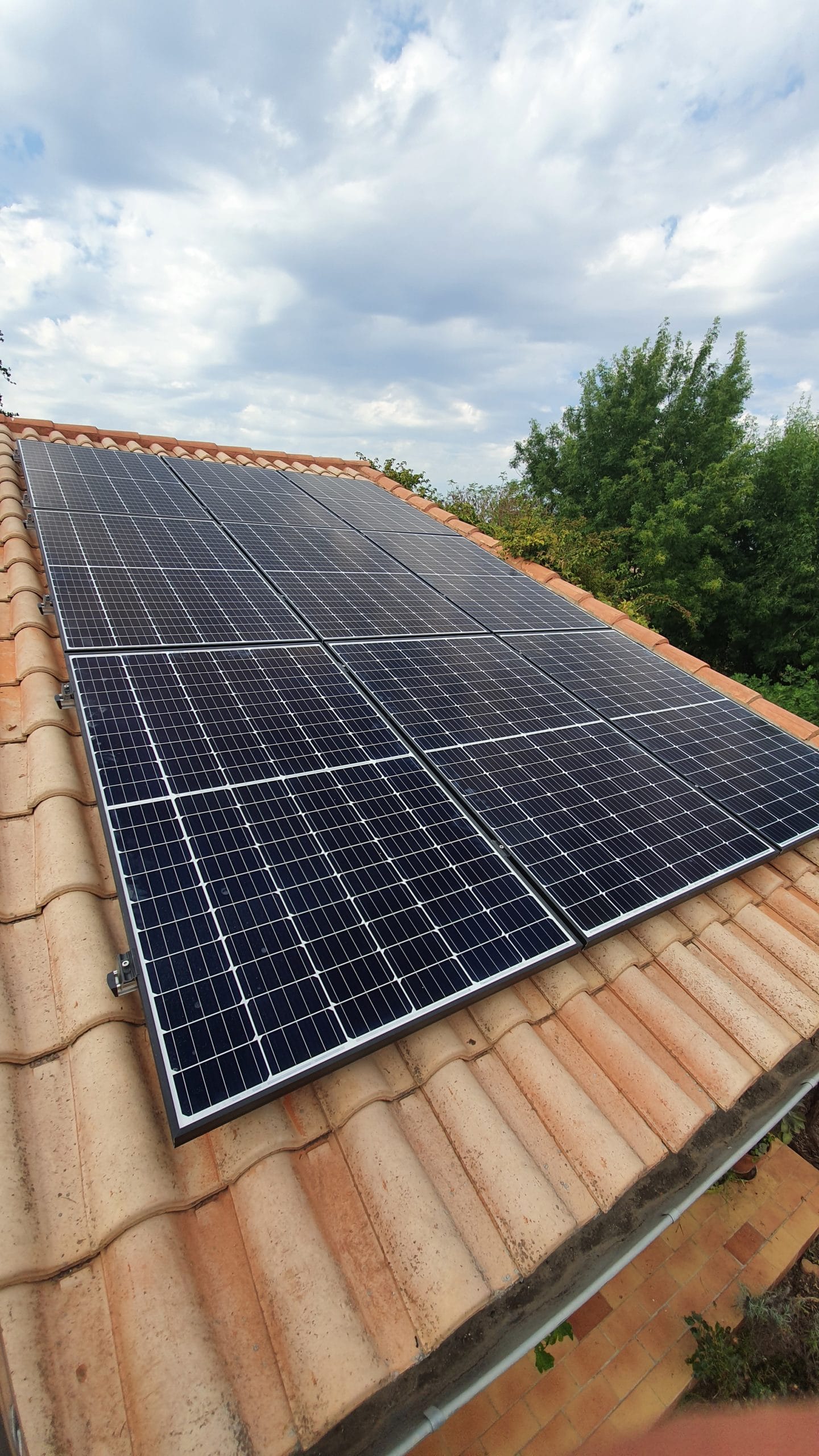 découvrez les aides disponibles pour l'installation de panneaux solaires en 2025. maximisez vos économies d'énergie et contribuez à la transition écologique grâce aux subventions, crédits d'impôt et autres dispositifs d'aide accessibles cette année.