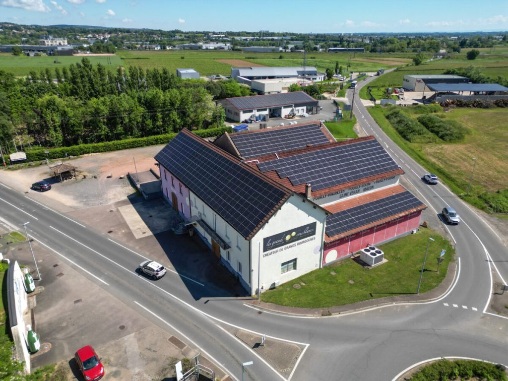 découvrez le padel en plein air sous le soleil français ! profitez de ce sport dynamique et convivial dans des installations modernes et des paysages magnifiques. rejoignez la communauté du padel solaire en france et vivez des moments inoubliables sur les courts.