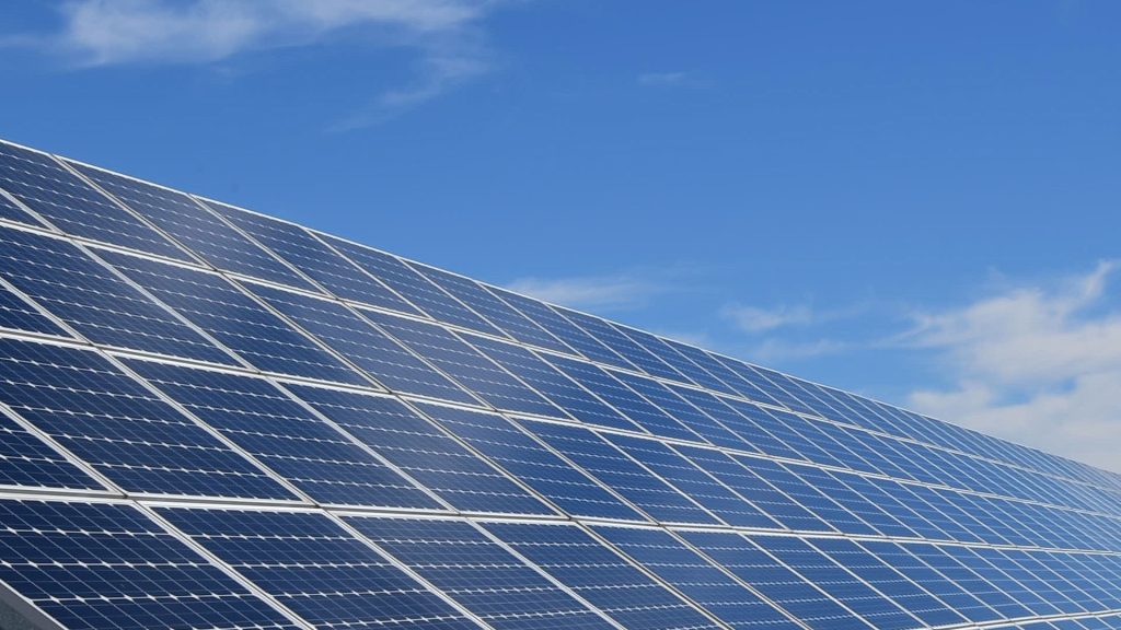 découvrez les panneaux photovoltaïques, une solution écologique et économique pour produire votre propre électricité. profitez des avantages de l'énergie solaire et réduisez votre empreinte carbone tout en réalisant des économies sur votre facture d'électricité.