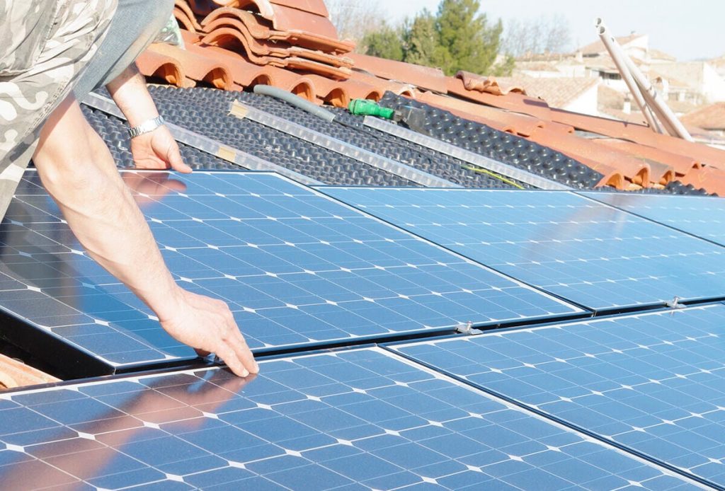 découvrez notre guide complet sur la revente de panneaux solaires. apprenez comment maximiser la rentabilité de votre installation, les démarches administratives à suivre, et les conseils pour choisir le meilleur moment pour revendre vos panneaux. profitez de cette opportunité pour rentabiliser votre investissement et contribuer à l'énergie verte.